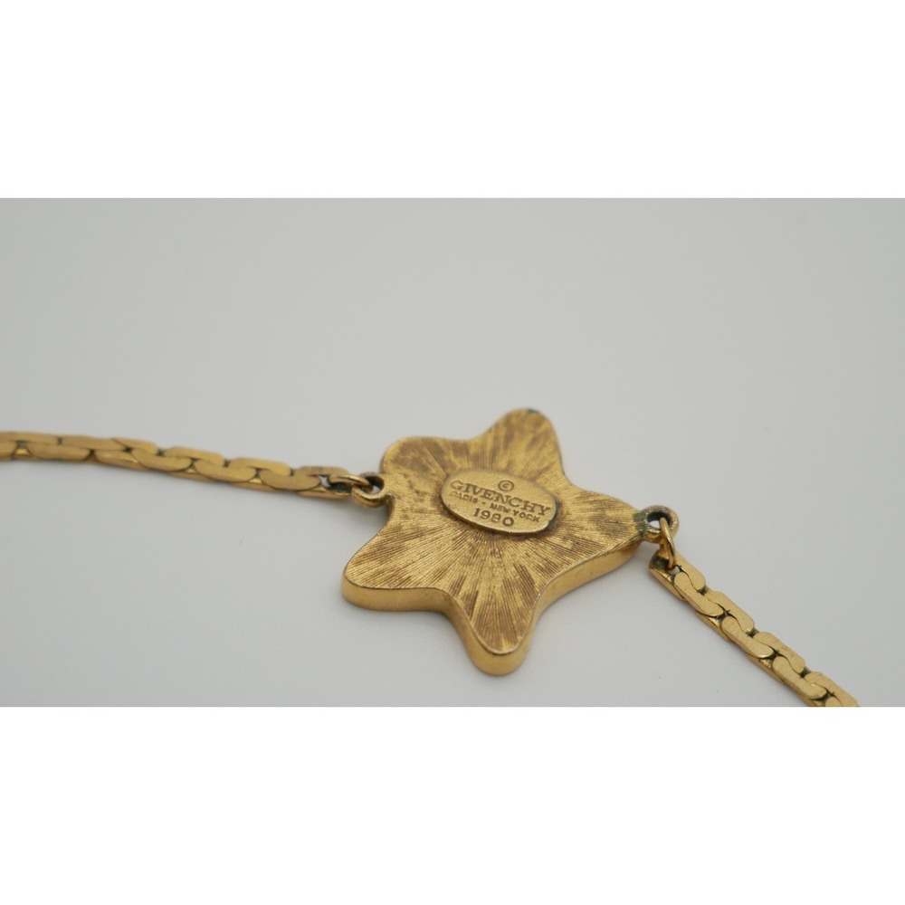 Vintage Givenchy 1980 Gold Tone Cream Enamel Star Pendant Necklace 4G Clasp - Picture 3 of 4